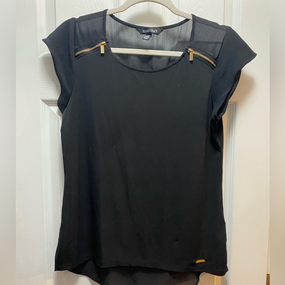 Ellen Tracy black top ￼